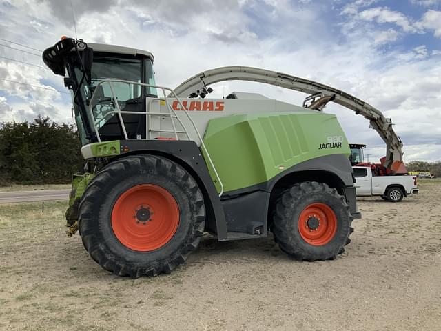 Image of CLAAS Jaguar 980 equipment image 2
