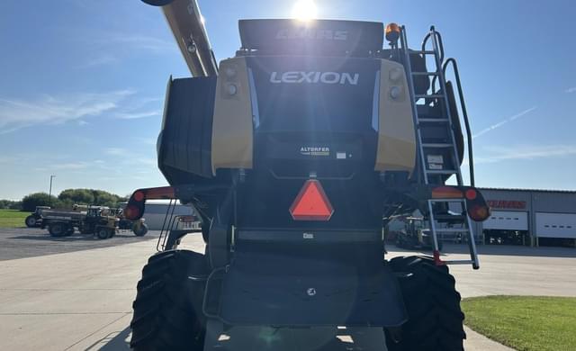 Image of CLAAS Lexion 730 equipment image 3