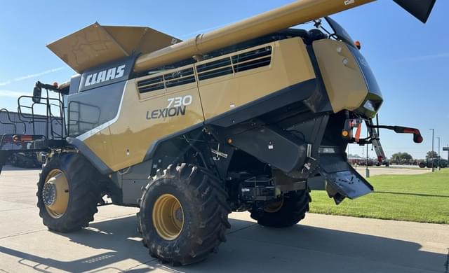 Image of CLAAS Lexion 730 equipment image 2