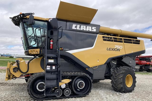 Image of CLAAS LEXION 750TT equipment image 1