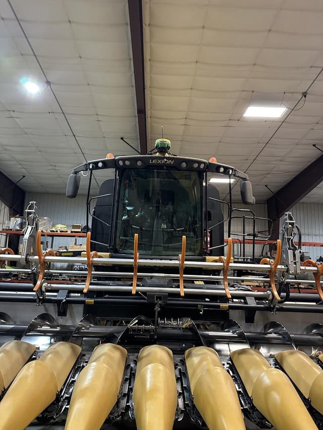 Image of CLAAS LEXION 750TT equipment image 1