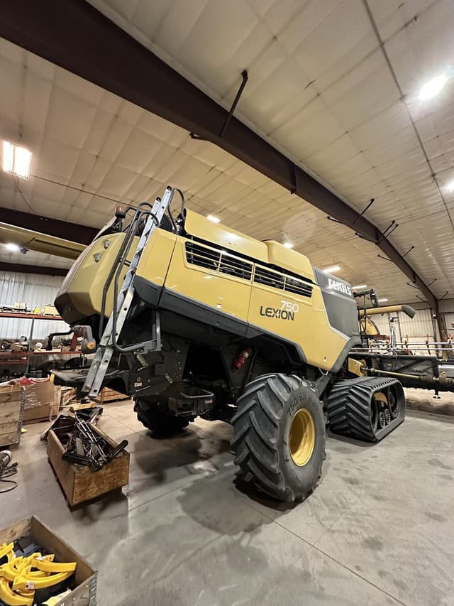 Image of CLAAS LEXION 750TT equipment image 4
