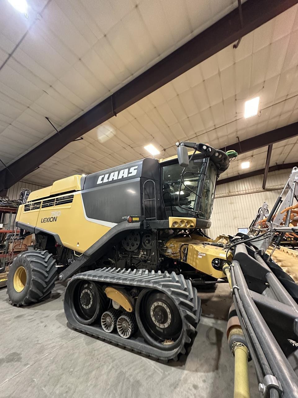 2015 CLAAS LEXION 750TT Equipment Image0