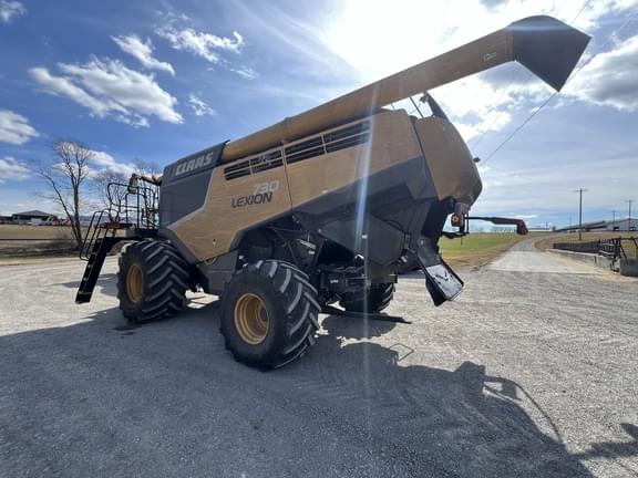 Image of CLAAS Lexion 730 equipment image 1