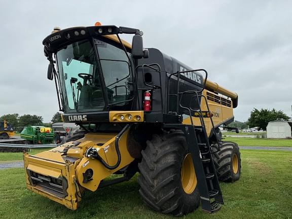 Image of CLAAS Lexion 730 equipment image 1