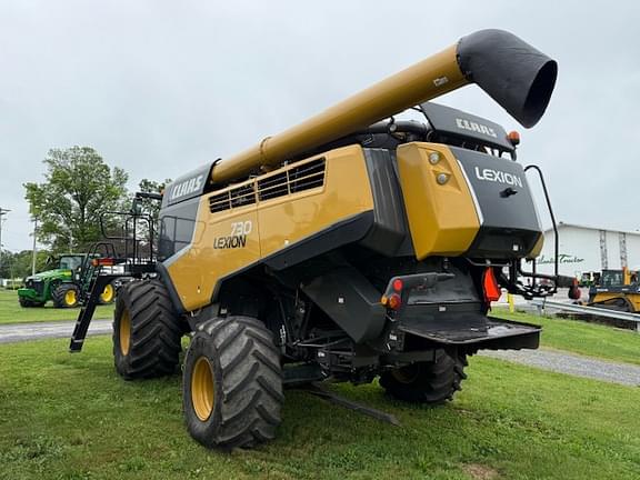 Image of CLAAS Lexion 730 equipment image 2