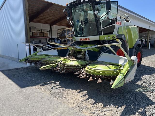 Image of CLAAS Orbis 600 equipment image 2