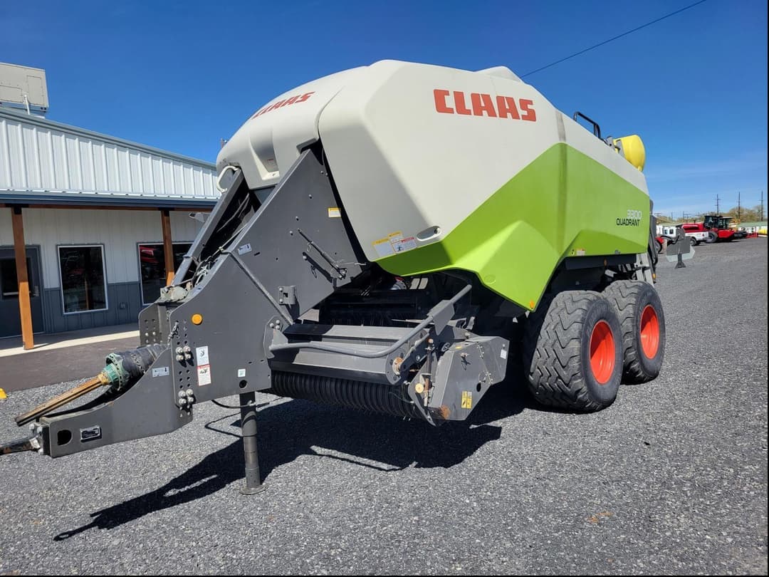 Image of CLAAS Quadrant 3300 Primary image