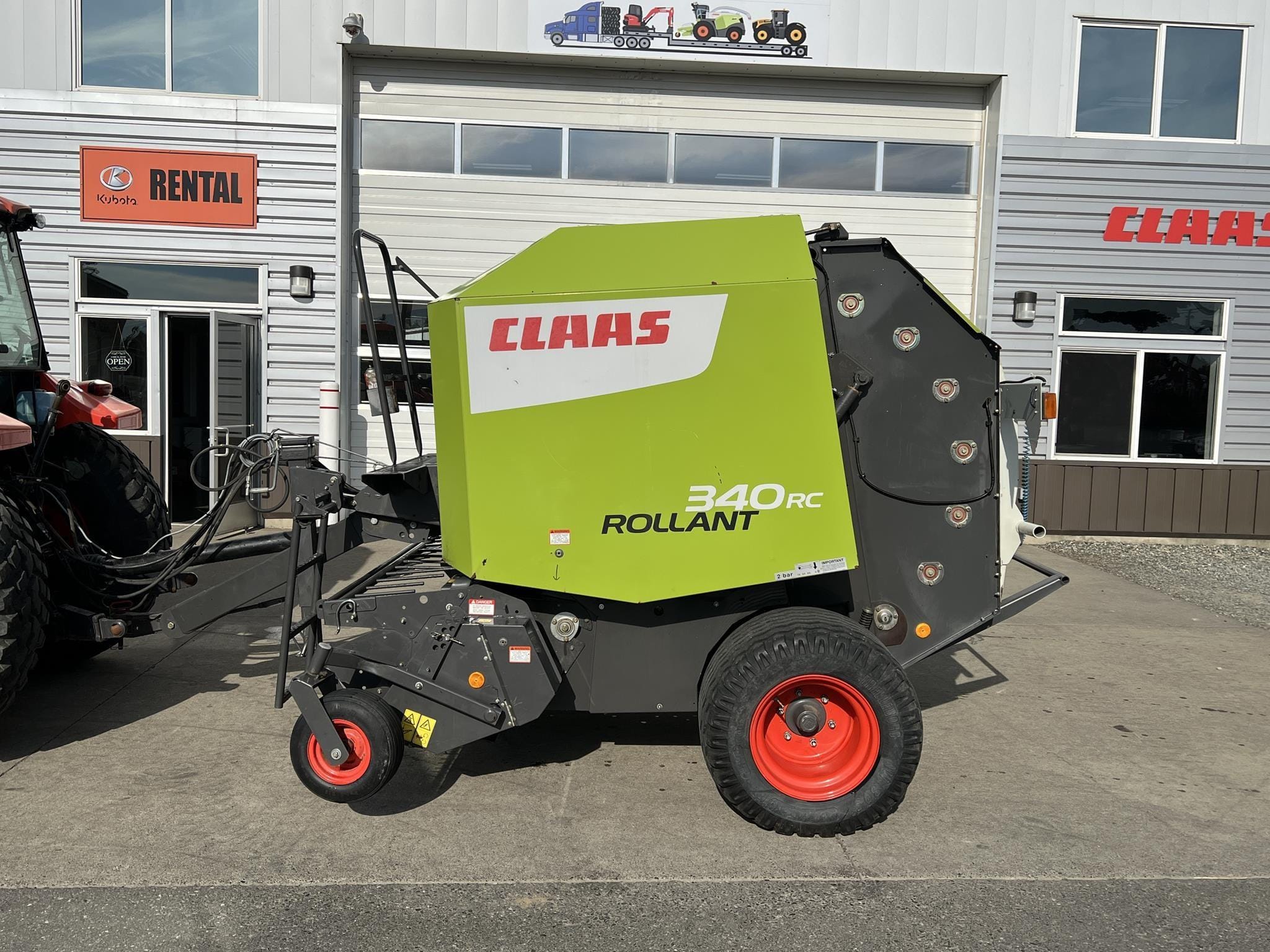 2015 CLAAS Rollant 340RC Equipment Image0
