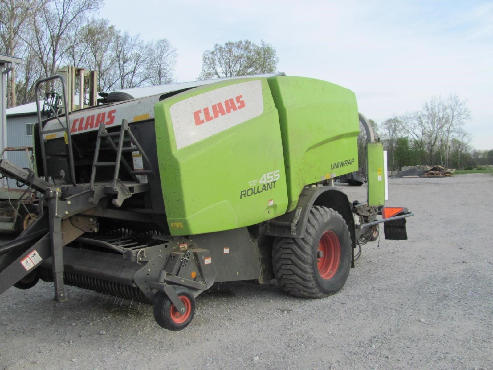 2015 CLAAS Rollant 455 Equipment Image0