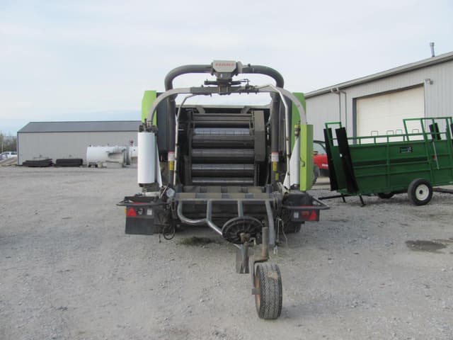 Image of CLAAS Rollant 455 equipment image 3