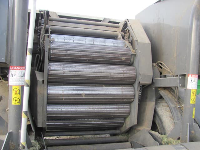 Image of CLAAS Rollant 455 equipment image 4