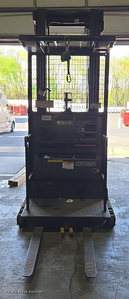 Image of Crown SP3505-30 equipment image 1