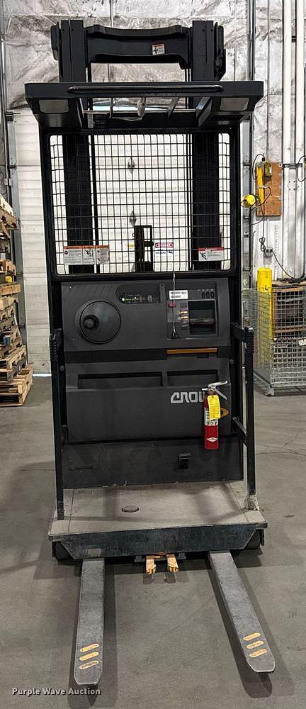 Image of Crown SP3520-30 equipment image 1