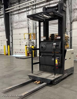 SOLD - 2015 Crown SP3520-30 Lot No. DY0239 Construction with 6,963 Hrs ...