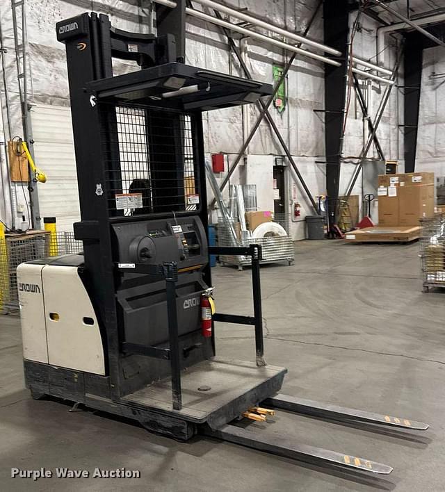 Image of Crown SP3520-30 equipment image 2