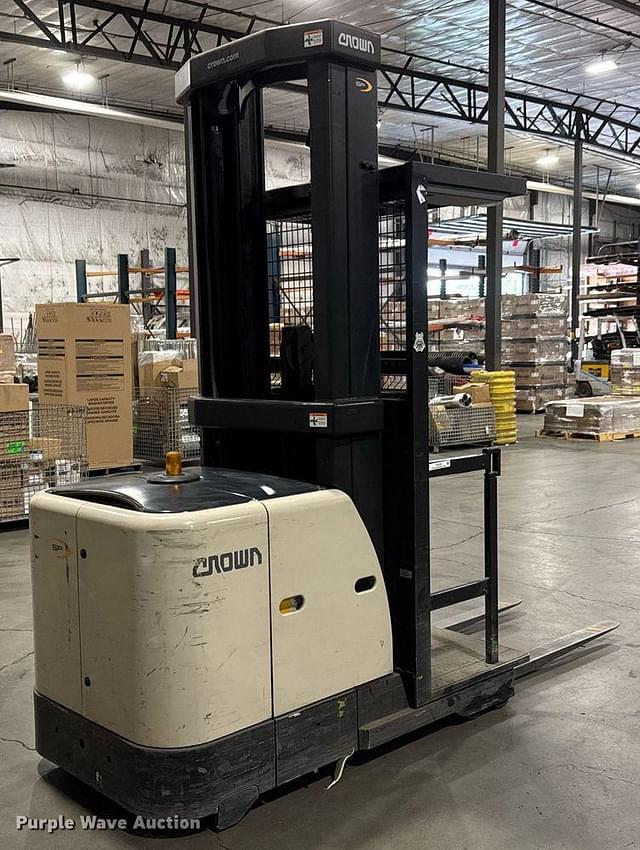 Image of Crown SP3520-30 equipment image 4