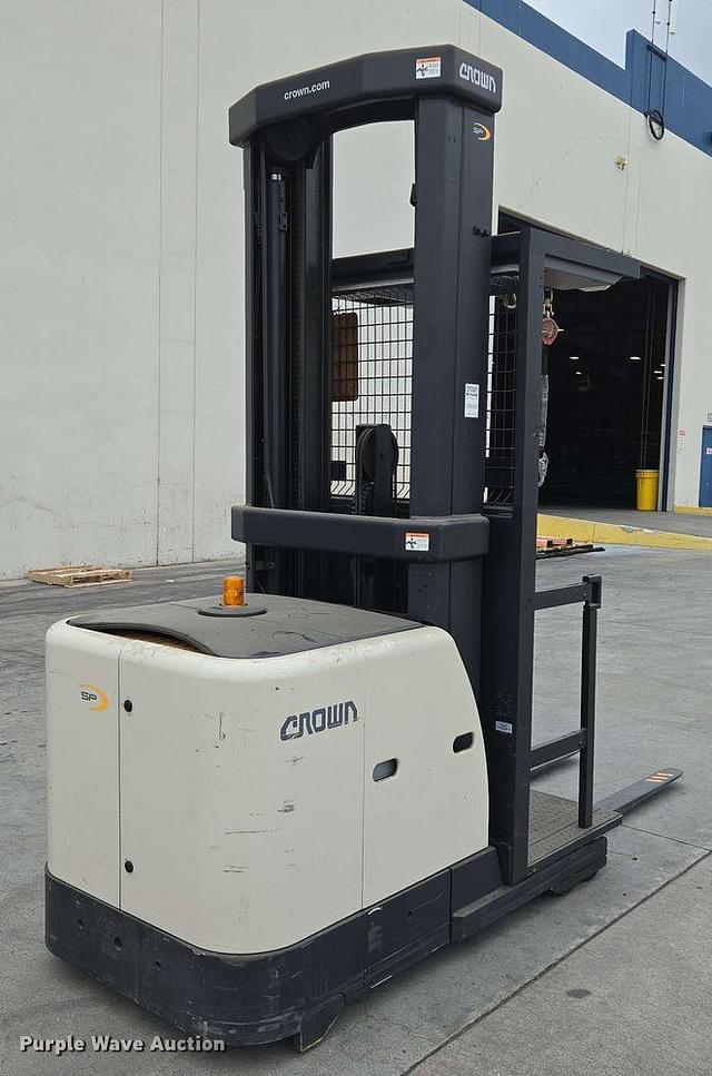 Image of Crown SP3520-30 equipment image 4
