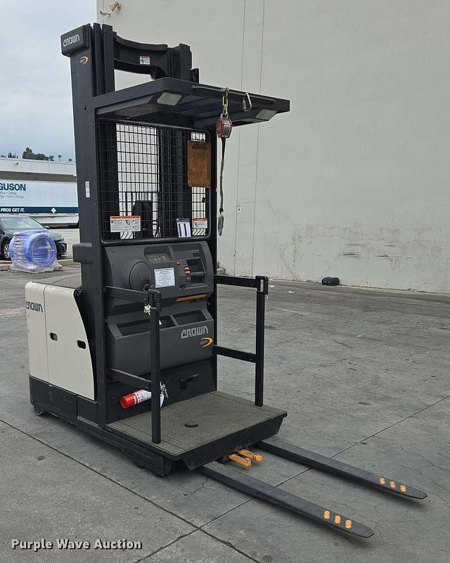 Image of Crown SP3520-30 equipment image 2