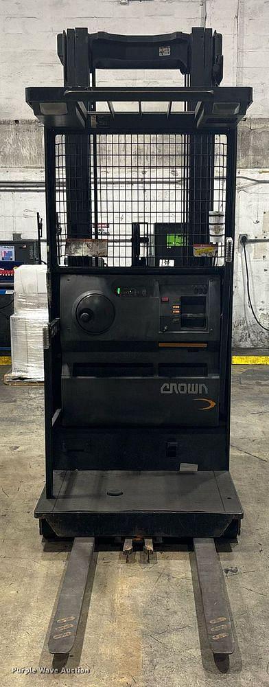 Image of Crown SP3520-30 equipment image 1