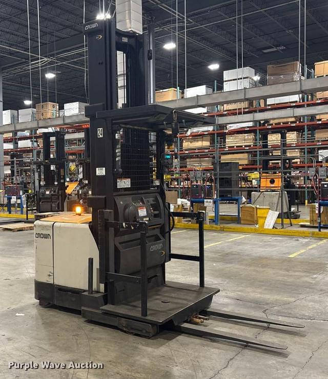 Image of Crown SP4050-30 equipment image 2