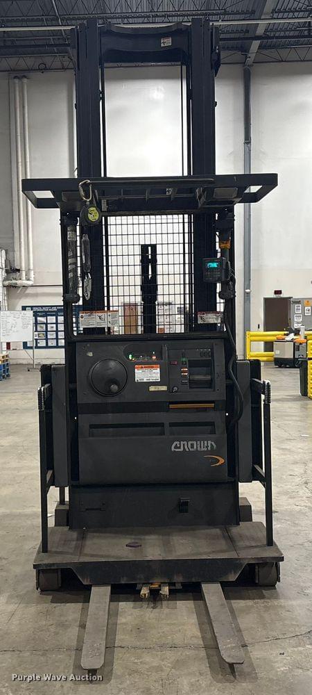 Image of Crown SP4050-30 equipment image 1