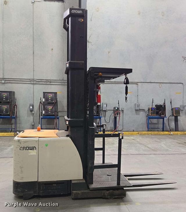 Image of Crown SP4050-30 equipment image 3