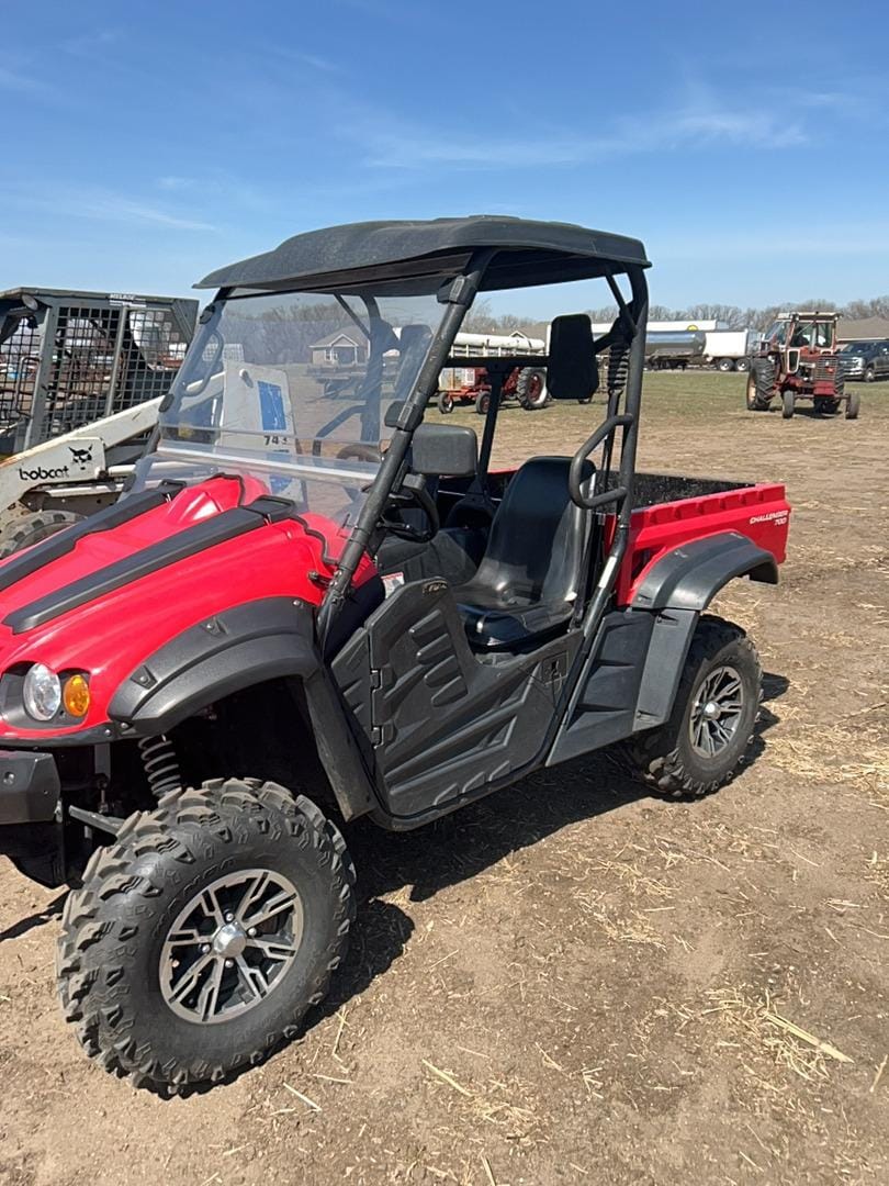 Main image Cub Cadet Challenger 700