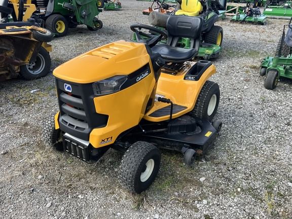 2015 Cub Cadet XT1 LT54 Equipment Image0
