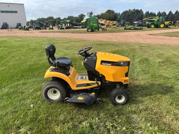 Image of Cub Cadet XT2 LX42 equipment image 3