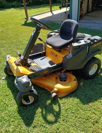 2015 Cub Cadet RZT S Equipment Image0