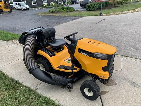 Image of Cub Cadet XT1 equipment image 3