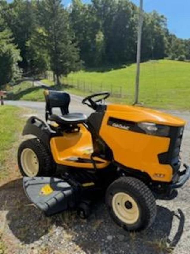 Image of Cub Cadet XT1 equipment image 3