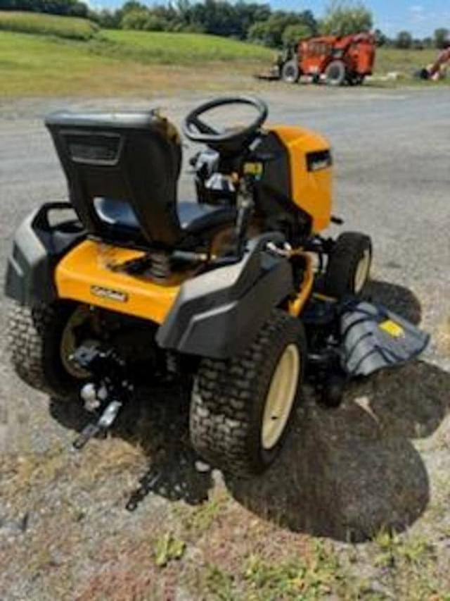 Image of Cub Cadet XT1 equipment image 4