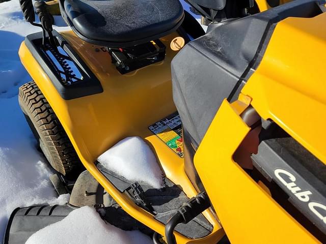 Image of Cub Cadet XT1 equipment image 4