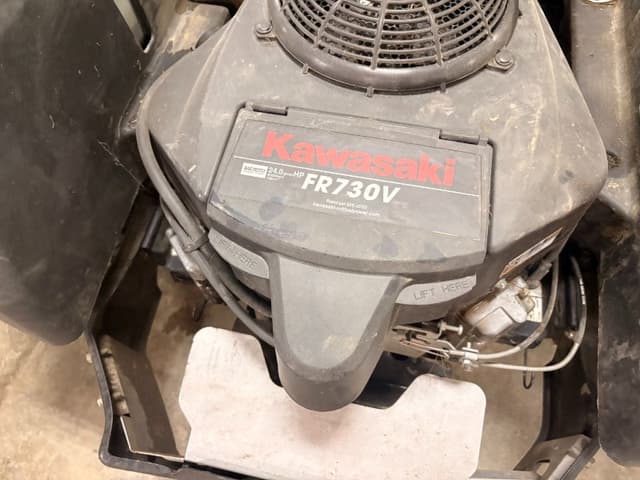 Image of Cub Cadet Z-Force S48 equipment image 4