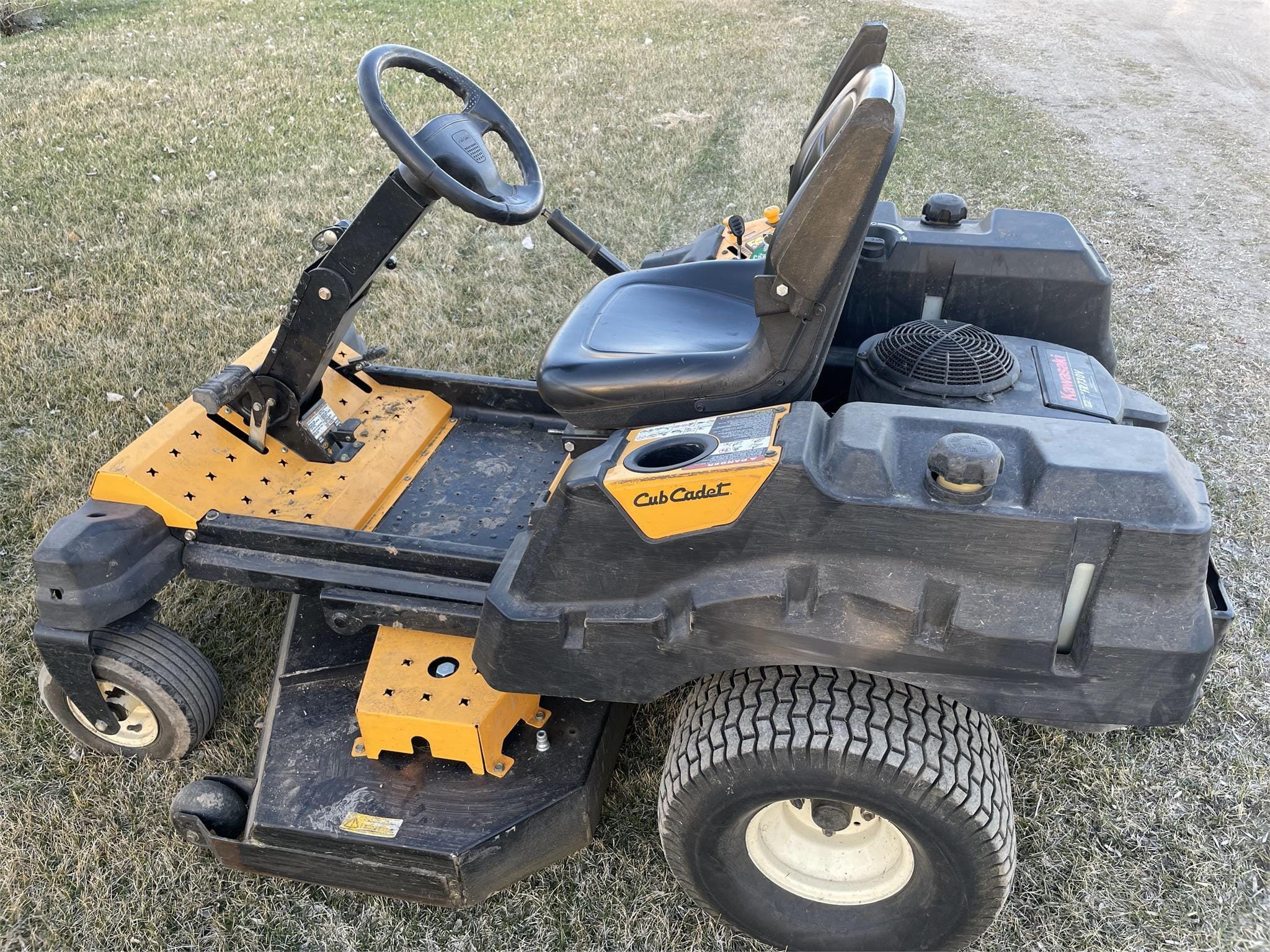 2015 Cub Cadet Z Force S Equipment Image0