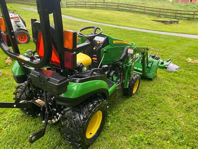 Image of John Deere 1025R equipment image 1