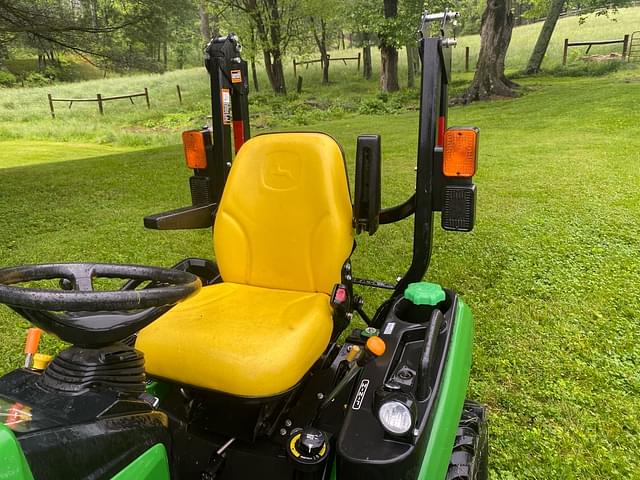 Image of John Deere 1025R equipment image 3