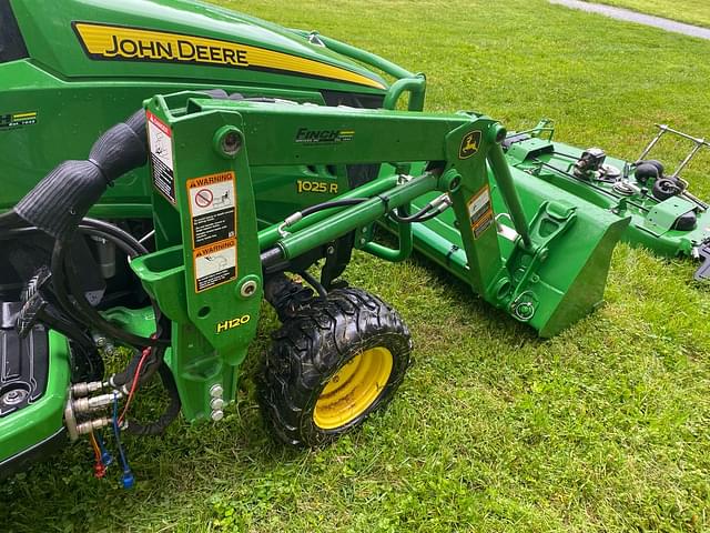 Image of John Deere 1025R equipment image 4