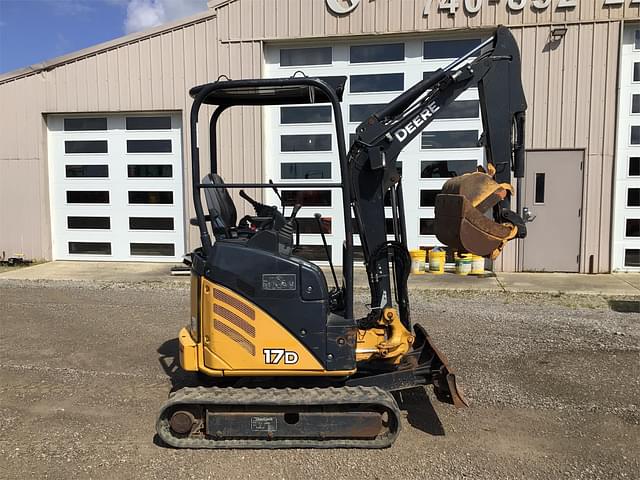 Image of John Deere 17D equipment image 1