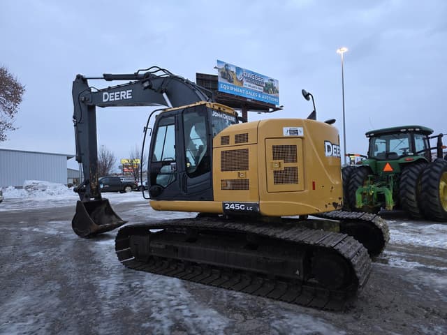 Image of John Deere 245G LC equipment image 2