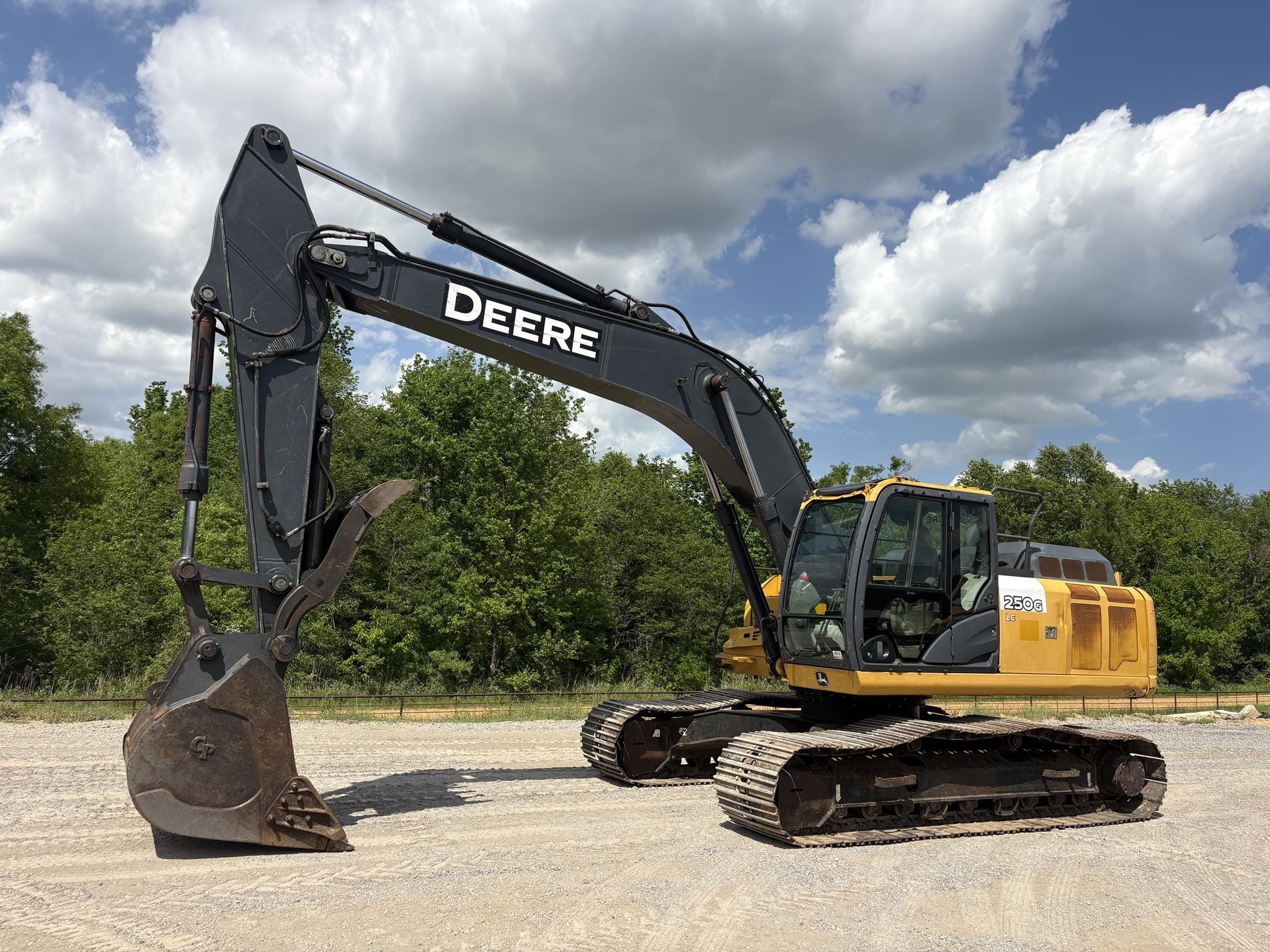 2015 John Deere 250G LC Equipment Image0