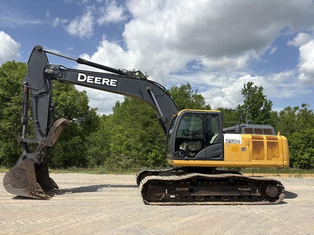 Image of John Deere 250G LC equipment image 1
