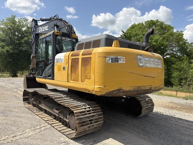 Image of John Deere 250G LC equipment image 4
