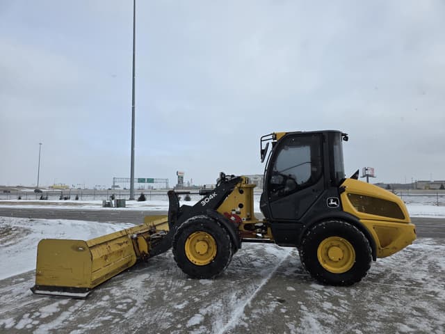 Image of John Deere 304K equipment image 2