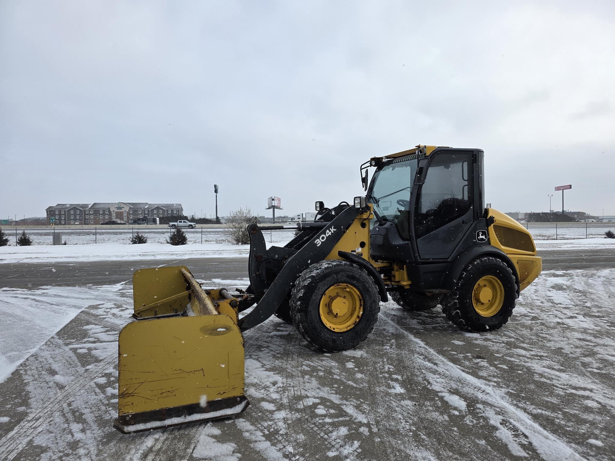 2015 John Deere 304K Equipment Image0