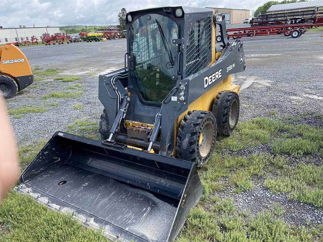 Image of John Deere 318E Image 0