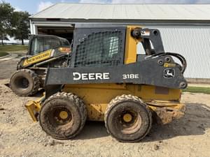 2015 John Deere 318E Image