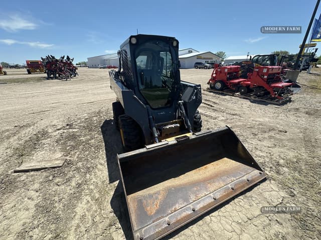 Image of John Deere 318E equipment image 2
